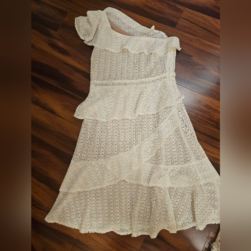 White One Shoulder Dress! Size Large.